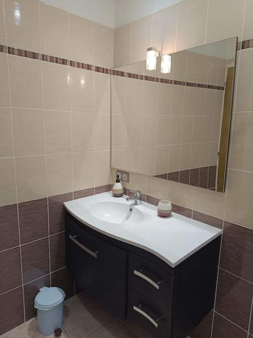 Appartement 2 A 4 Personnes Antraigues 外观 照片